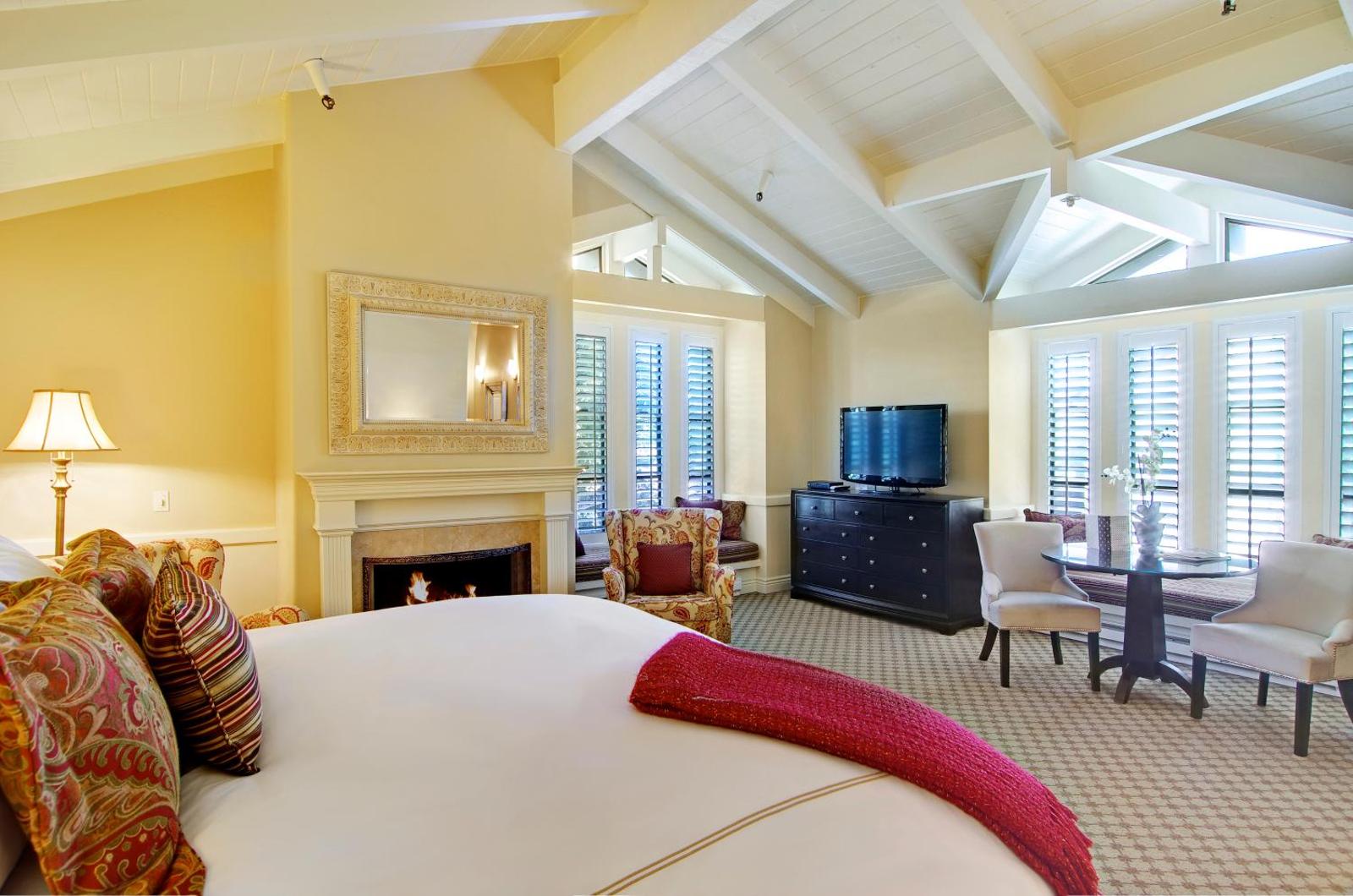 Carriage House Inn