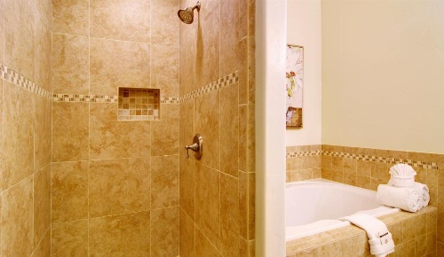 Carriage House Inn image 30