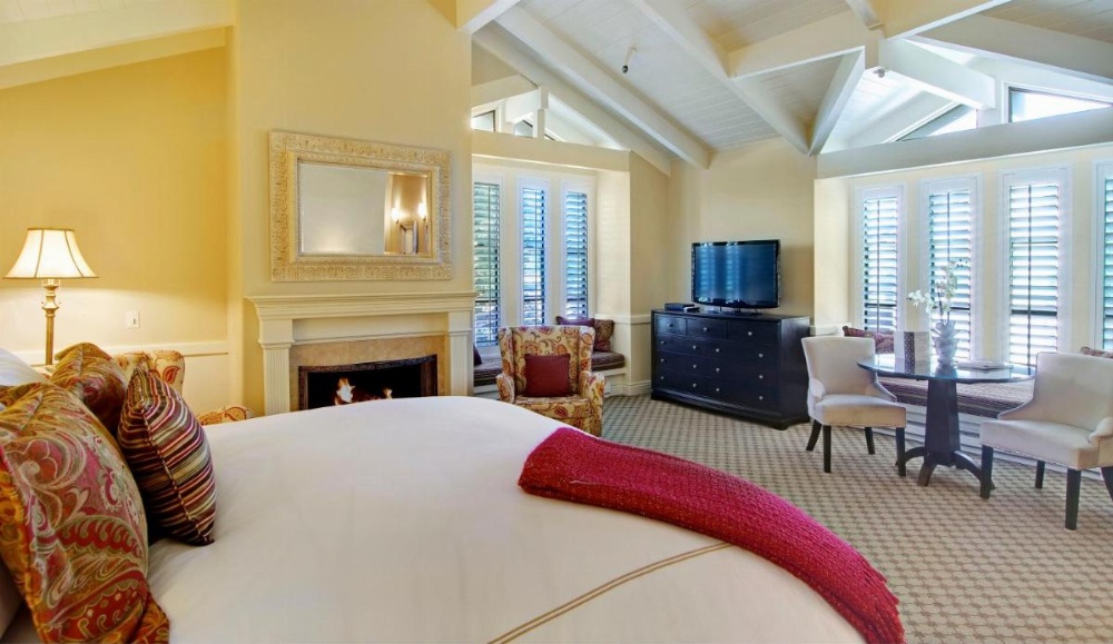 Carriage House Inn Image 35