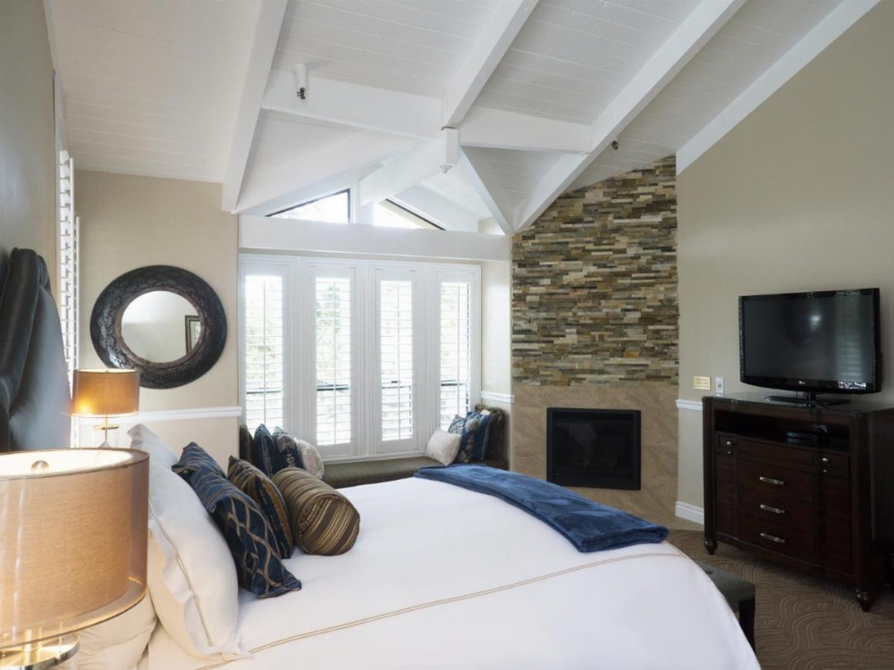 Carriage House Inn Image 38