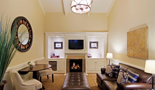 Carriage House Inn image 44